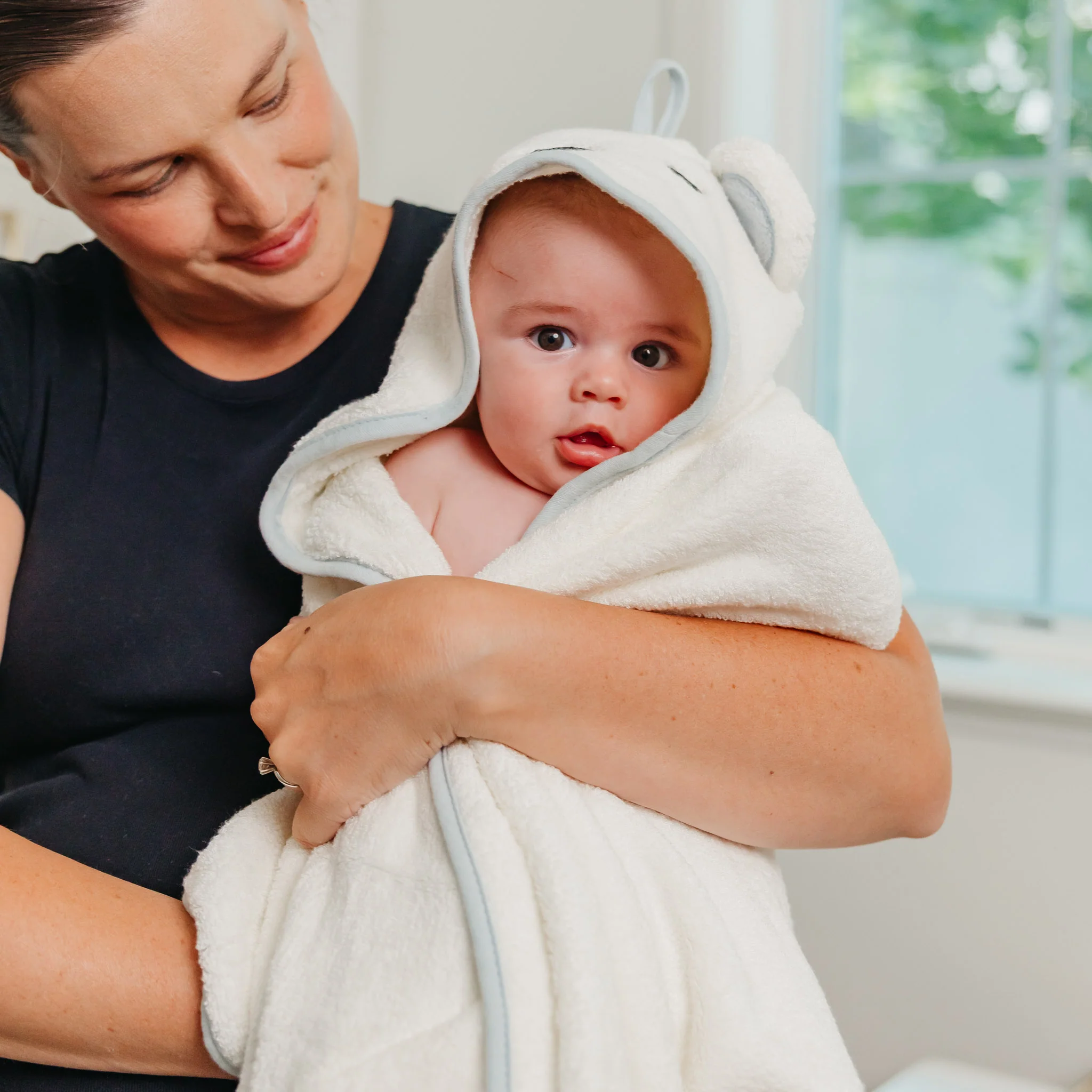 Character Bamboo Hooded Towel - Juno - Image 7