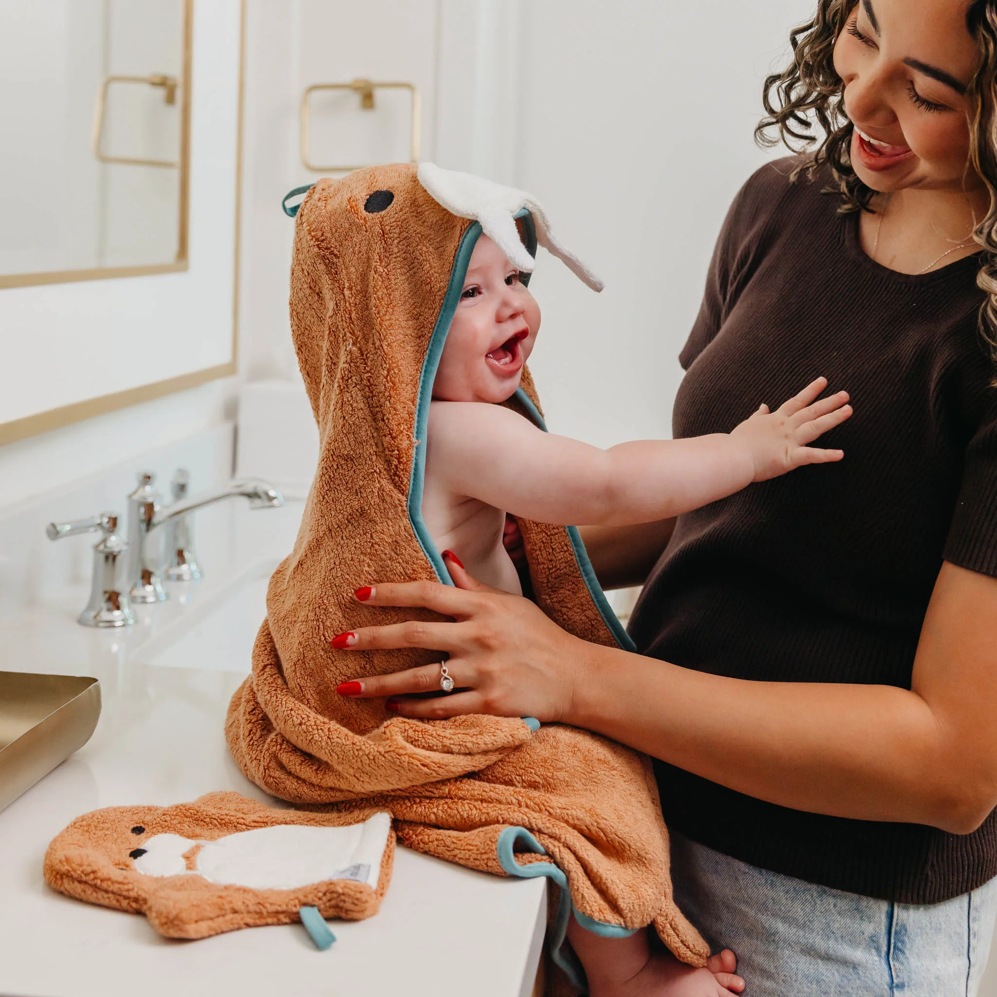 Character Bamboo Hooded Towel - Wally - Image 3