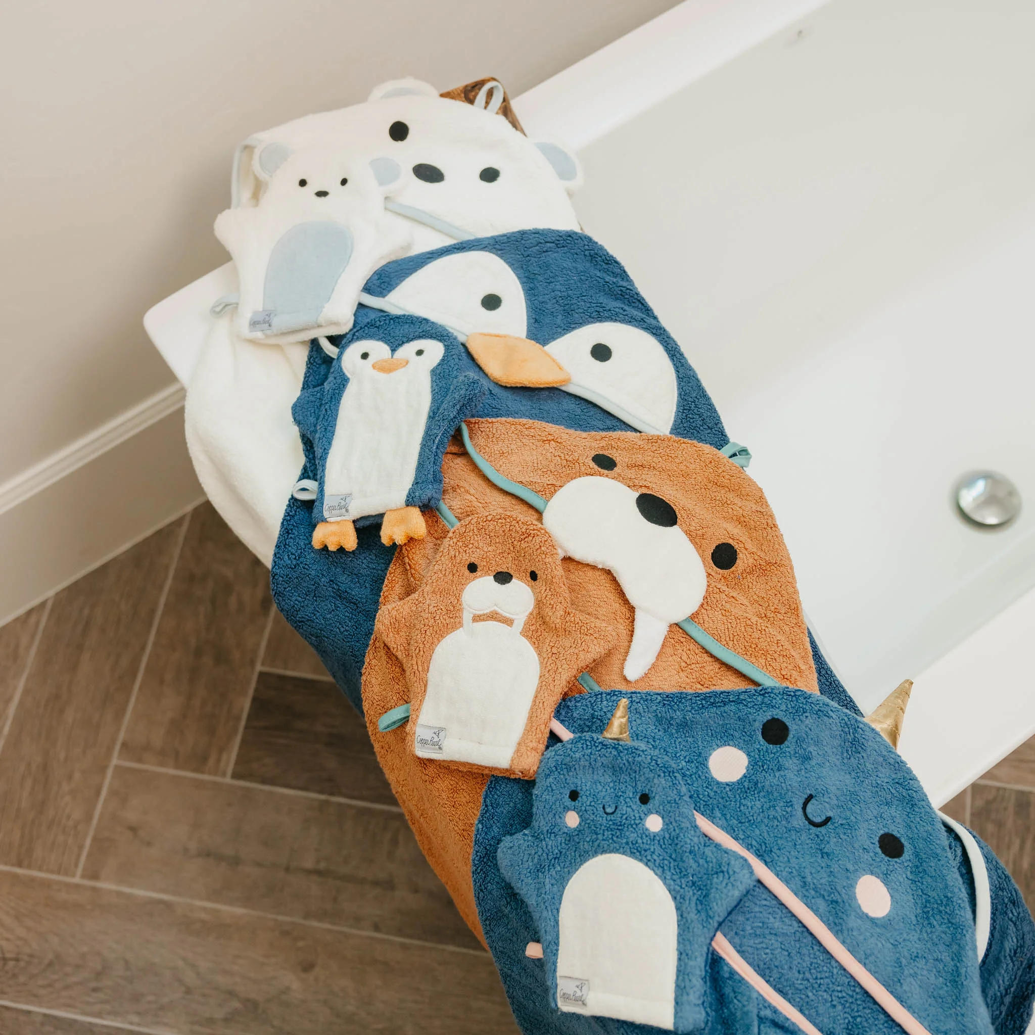 Character Bamboo Hooded Towel - Wally - Image 7