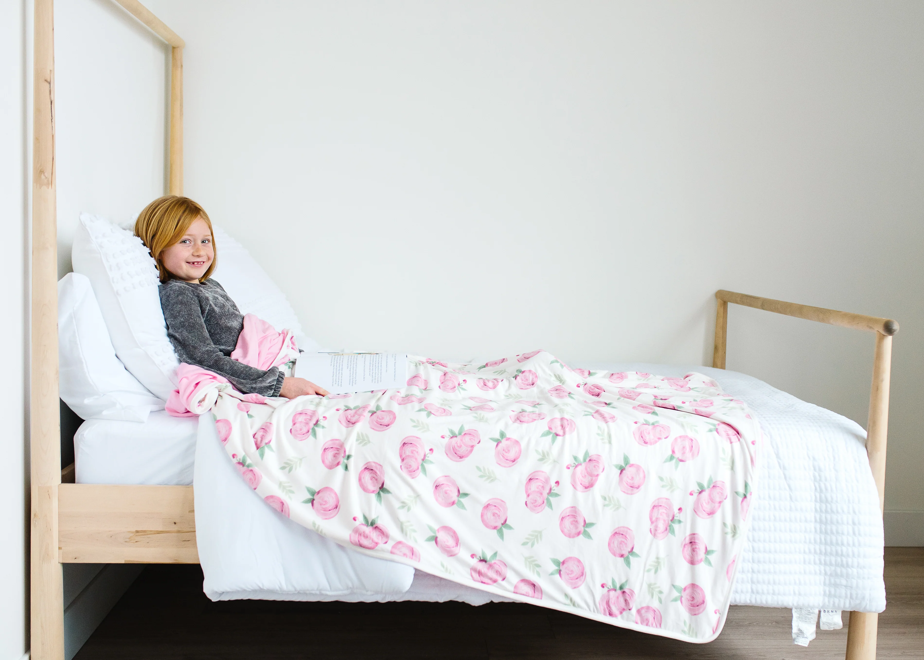 Three-Layer Jumbo Quilt - Grace - Image 3