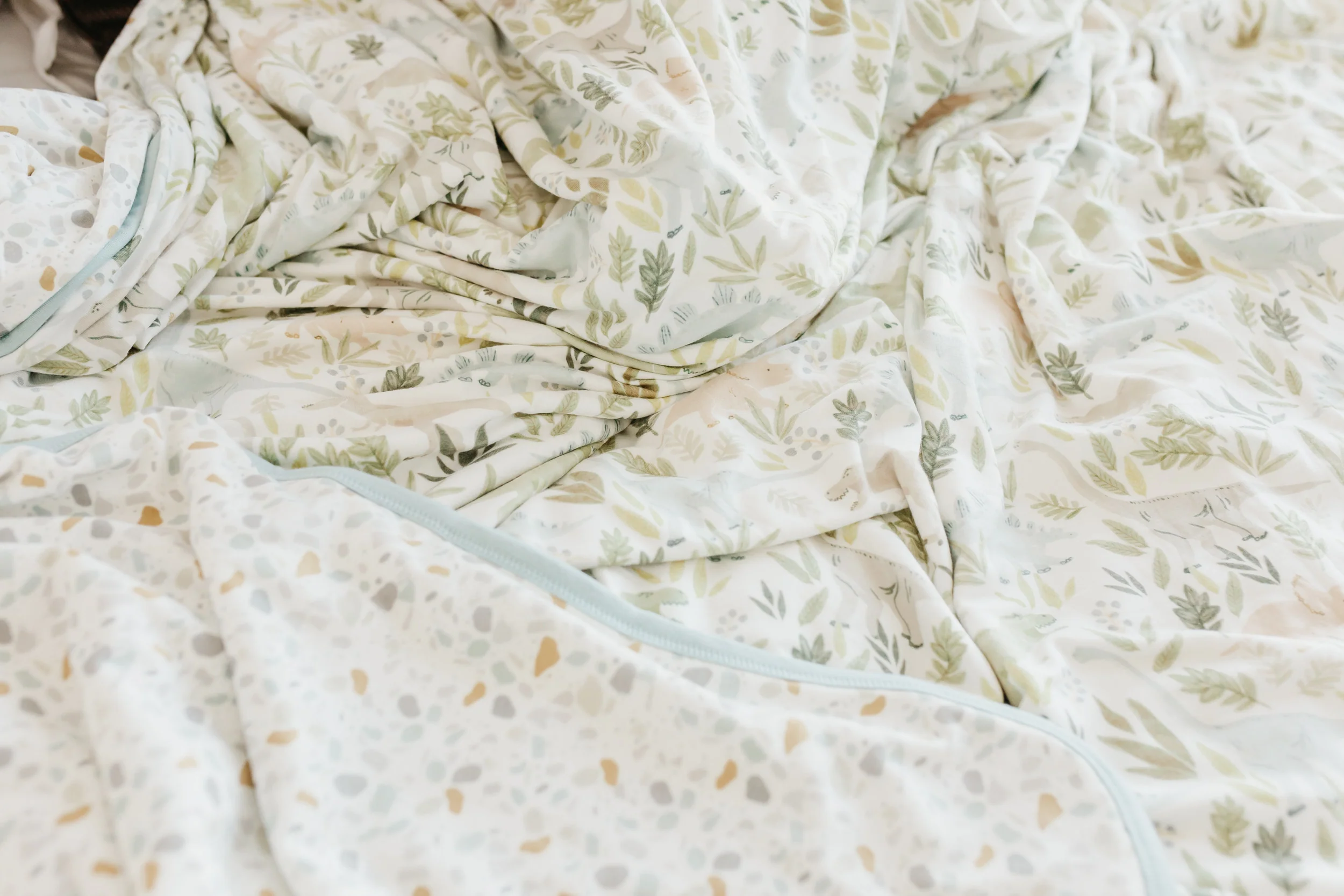 Three-Layer Jumbo Quilt - Rex - Image 4